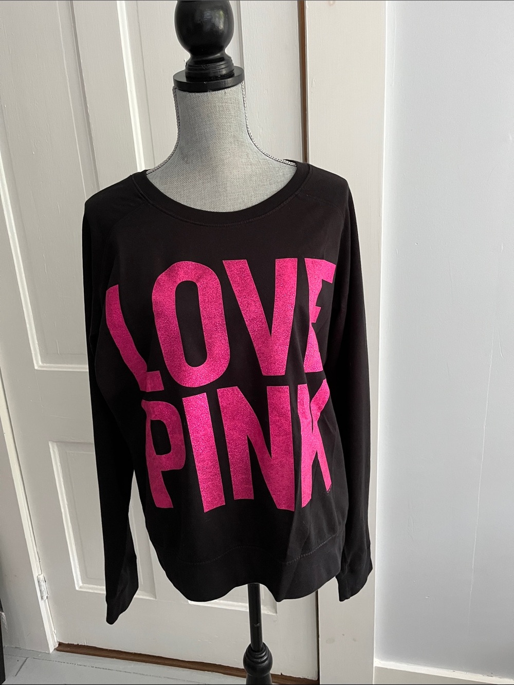 VICTORIA’S SECRET LOVE PINK SWEATSHIRT